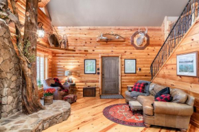 Iron Mountain Lodge - Beautiful Cabin With Forest & Mountain Views!